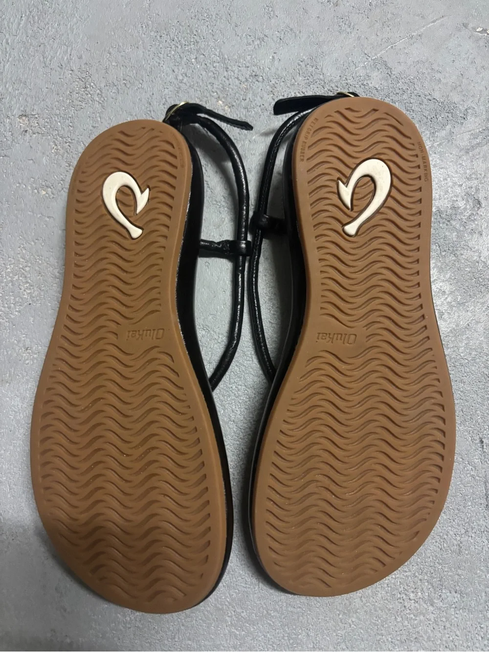 Olukai Women's Black Strappy Flat Sandals - Picture 3 of 4